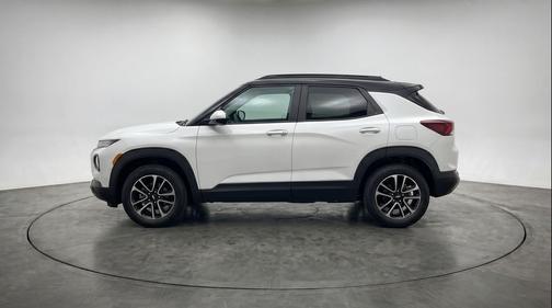 Summit White 2025 Chevrolet Trailblazer LT