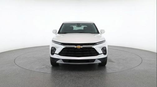 Summit White 2025 Chevrolet Blazer 2LT