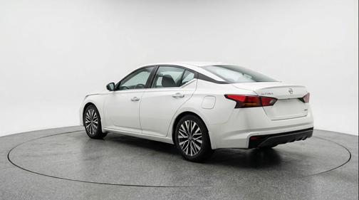 Glacier White 2025 Nissan Altima SV FWD