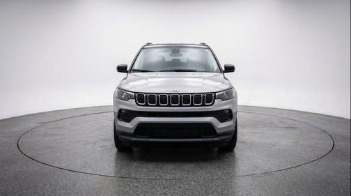 Silver Zynith Metallic Clearcoat 2025 Jeep Compass Limited