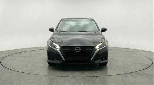 Super Black 2025 Nissan Altima SV FWD