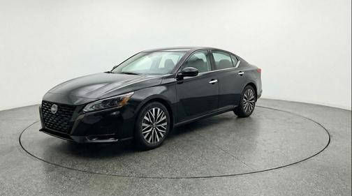 Super Black 2025 Nissan Altima SV FWD
