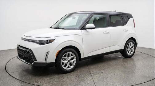 Snow White Pearl 2025 Kia Soul LX