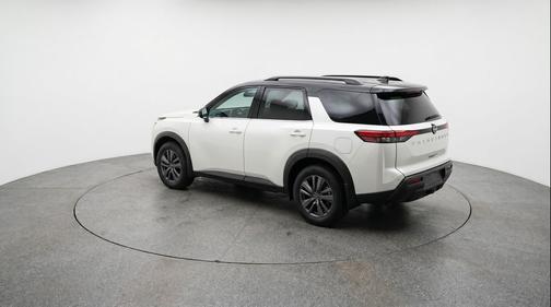Everest White Pearl Tricoat 2025 Nissan Pathfinder SV FWD