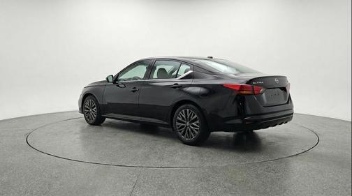 Super Black 2025 Nissan Altima SV