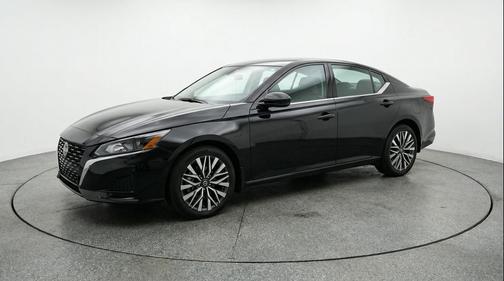 Super Black 2025 Nissan Altima SV