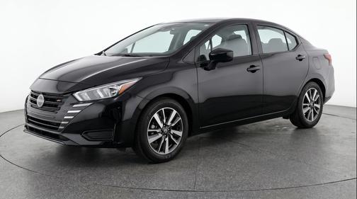 Super Black 2025 Nissan Versa 1.6 SV