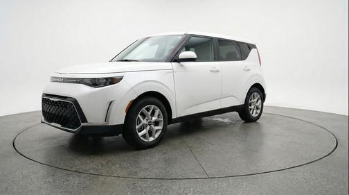 Snow White Pearl 2025 Kia Soul LX