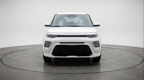 Snow White Pearl 2025 Kia Soul LX