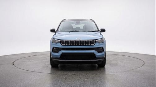 Silver Zynith Metallic Clearcoat 2025 Jeep Compass Limited