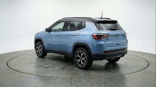 Silver Zynith Metallic Clearcoat 2025 Jeep Compass Limited