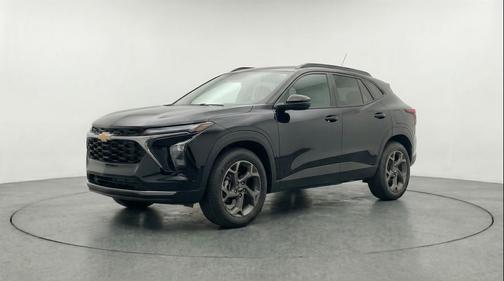 Mosaic Black Metallic 2025 Chevrolet Trax LT