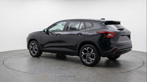 Mosaic Black Metallic 2025 Chevrolet Trax LT