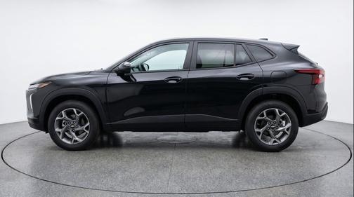 Mosaic Black Metallic 2025 Chevrolet Trax LT