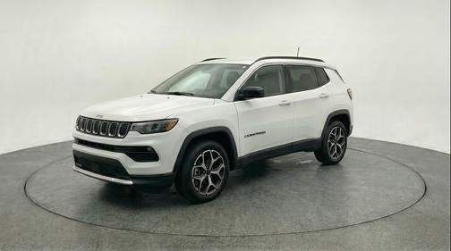 Bright White Clearcoat 2025 Jeep Compass Latitude