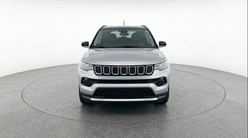 Silver Zynith Metallic Clearcoat 2025 Jeep Compass Limited