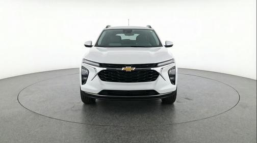 Summit White 2025 Chevrolet Trax LT