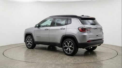 Silver Zynith Metallic Clearcoat 2025 Jeep Compass Limited