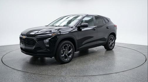 Mosaic Black Metallic 2025 Chevrolet Trax LT
