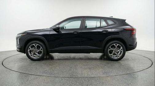 Mosaic Black Metallic 2025 Chevrolet Trax LT