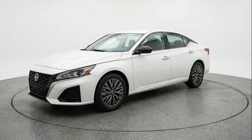 Glacier White 2025 Nissan Altima SV FWD