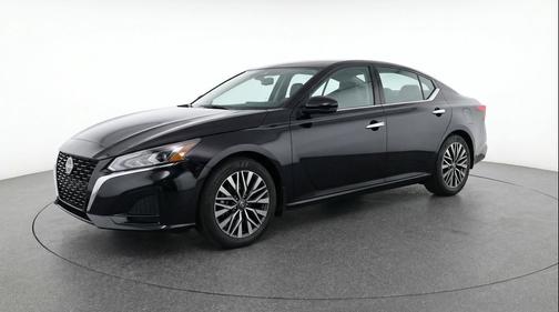 Super Black 2025 Nissan Altima SV FWD