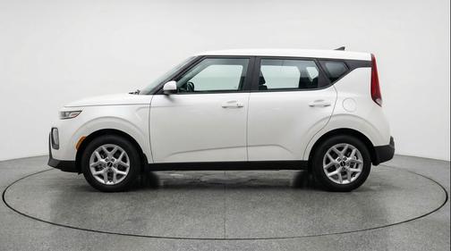 Snow White Pearl 2025 Kia Soul LX