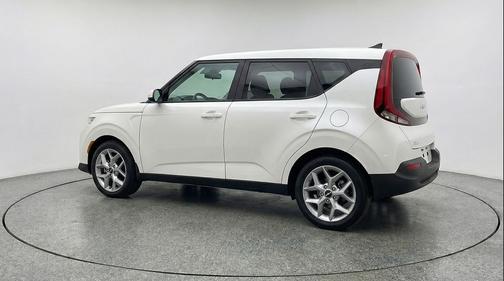 Snow White Pearl 2025 Kia Soul LX