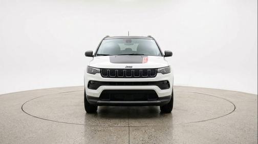 Bright White Clearcoat 2025 Jeep Compass Trailhawk
