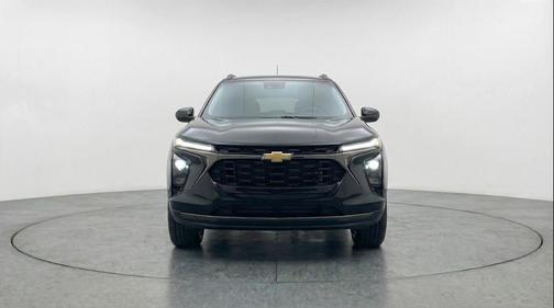 Mosaic Black Metallic 2025 Chevrolet Trax LT