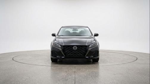 Super Black 2025 Nissan Altima SV FWD