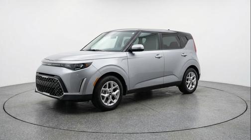 Steel Gray 2025 Kia Soul LX