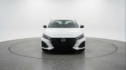 Glacier White 2025 Nissan Altima SV FWD