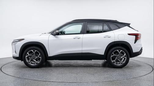 Summit White 2025 Chevrolet Trax LT