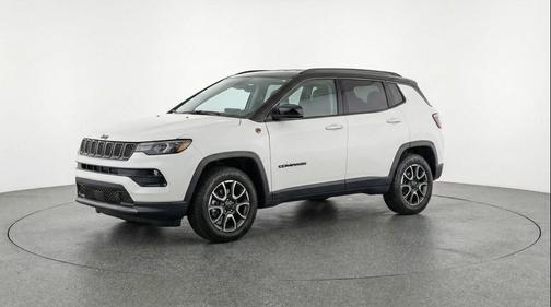 Bright White Clearcoat 2025 Jeep Compass Trailhawk