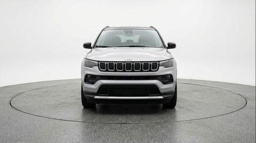 Silver Zynith Metallic Clearcoat 2025 Jeep Compass Limited