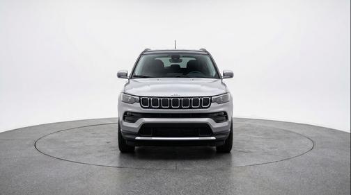 Silver Zynith Metallic Clearcoat 2025 Jeep Compass Limited