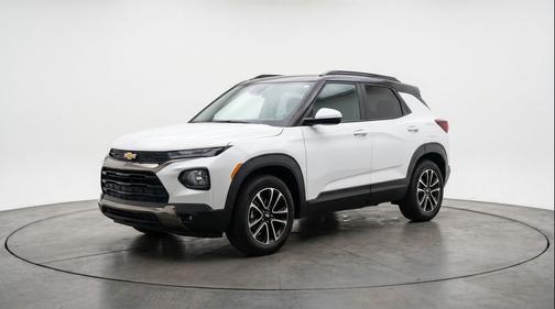 Summit White 2025 Chevrolet Trailblazer LT