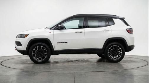 Bright White Clearcoat 2025 Jeep Compass Trailhawk