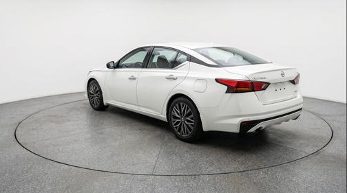 Glacier White 2025 Nissan Altima SV FWD