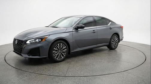 Gun Metallic 2025 Nissan Altima SV FWD