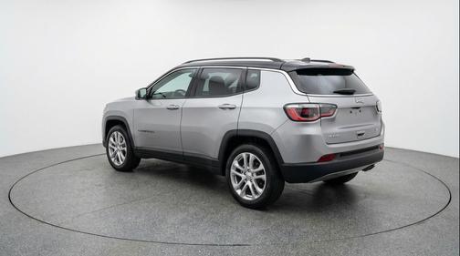 Silver Zynith Metallic Clearcoat 2025 Jeep Compass Limited