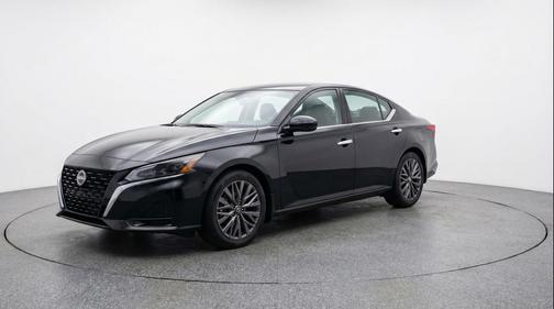 Super Black 2025 Nissan Altima SV FWD