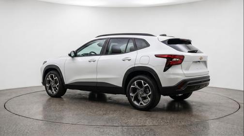 Summit White 2025 Chevrolet Trax LT