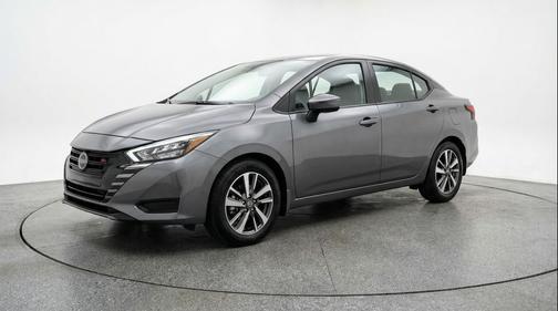 Gun Metallic 2025 Nissan Versa 1.6 SV