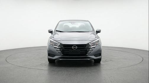 Gun Metallic 2025 Nissan Versa 1.6 SV