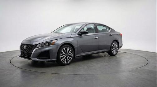Gun Metallic 2025 Nissan Altima SV FWD