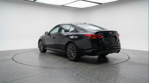 Super Black 2025 Nissan Altima SV FWD