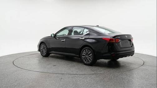 Super Black 2025 Nissan Altima SV FWD