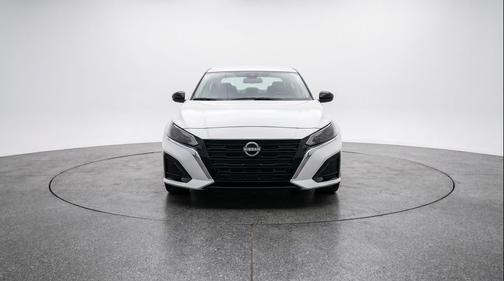 Glacier White 2025 Nissan Altima SV FWD